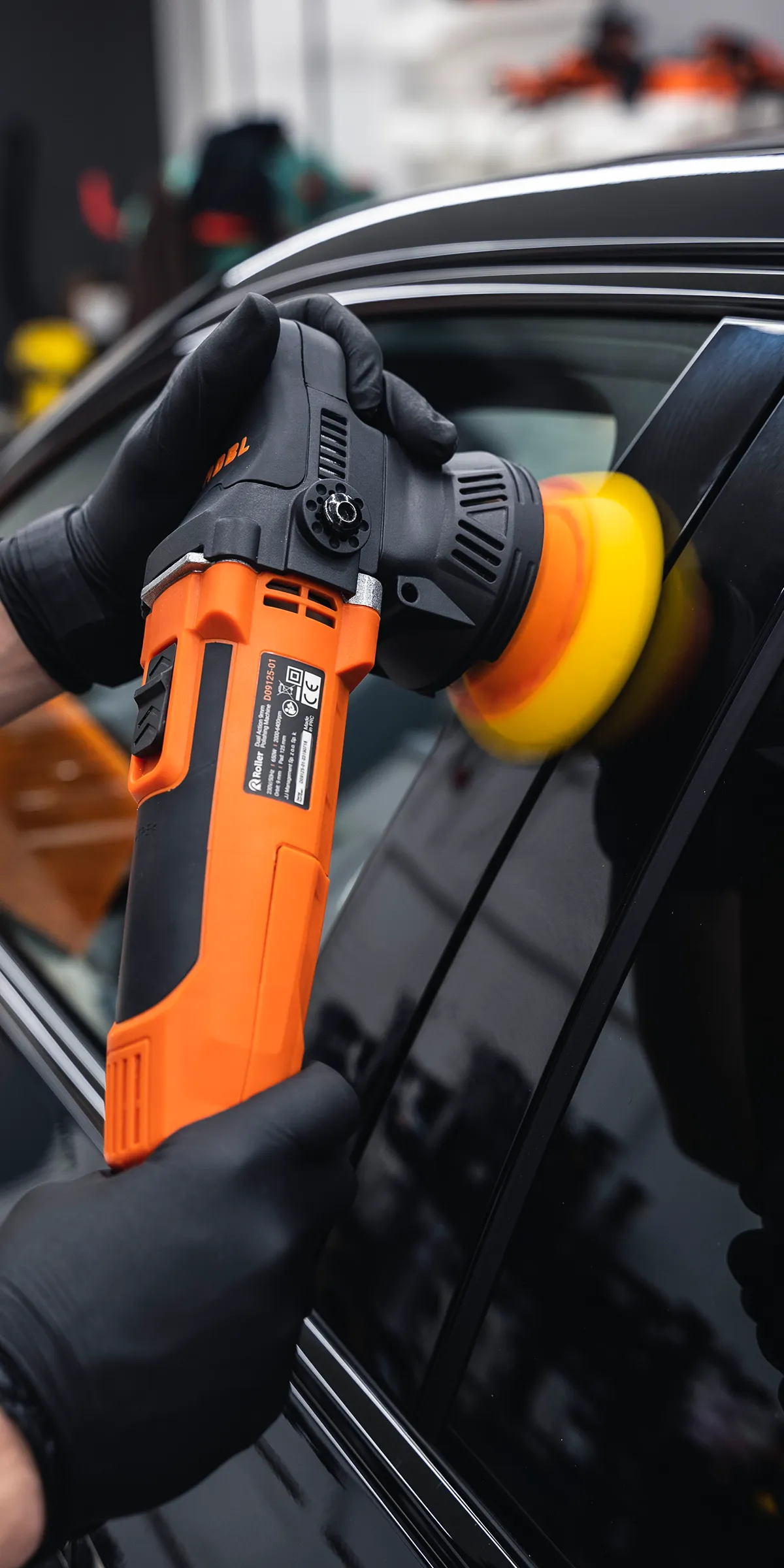 Polerowanie lakieru – polerka Dual Action (zdjęcie poglądowe)